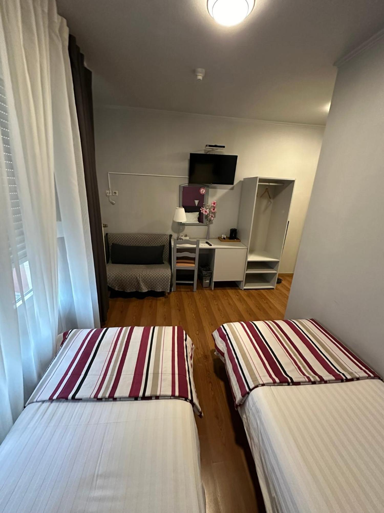 Yasha Hotel Люксембург Екстериор снимка