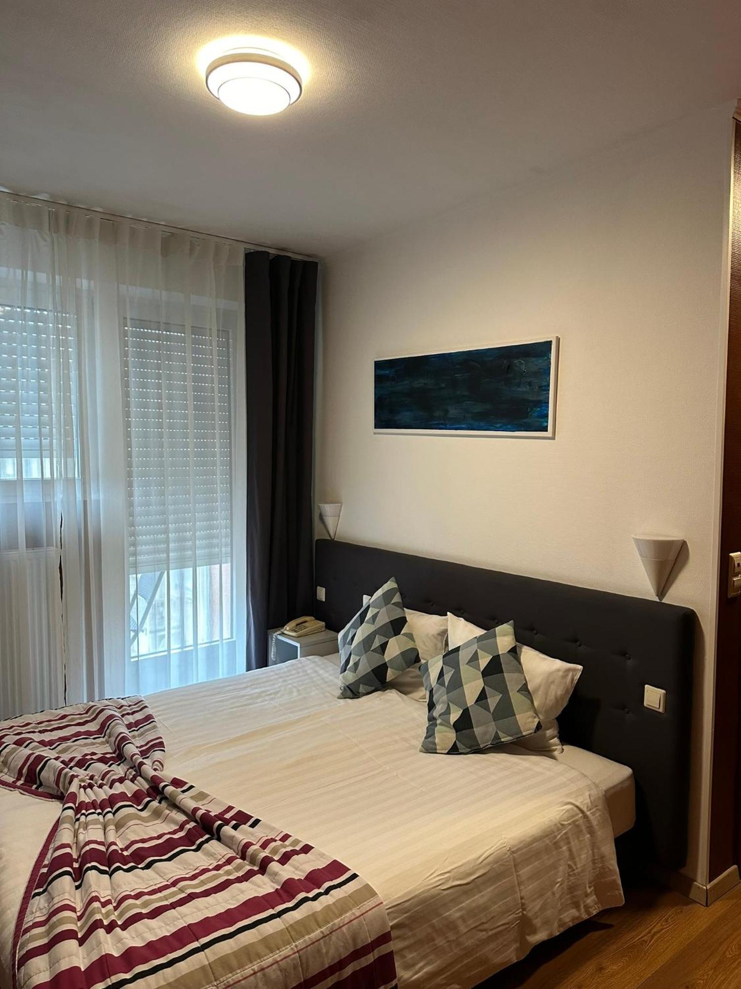 Yasha Hotel Люксембург Екстериор снимка