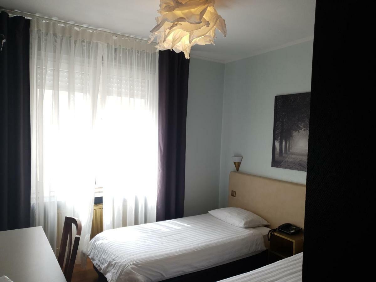 Yasha Hotel Люксембург Екстериор снимка