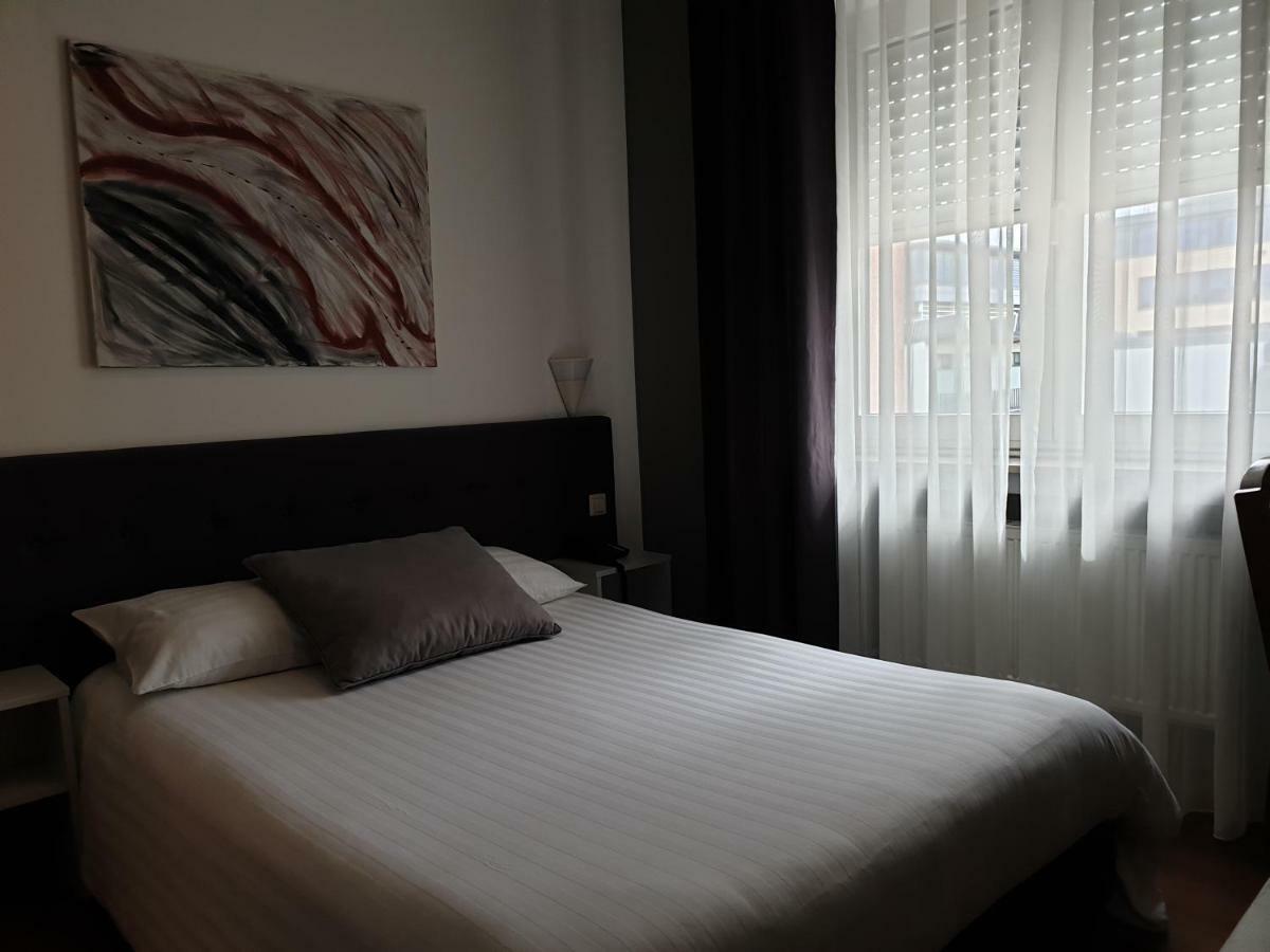 Yasha Hotel Люксембург Екстериор снимка